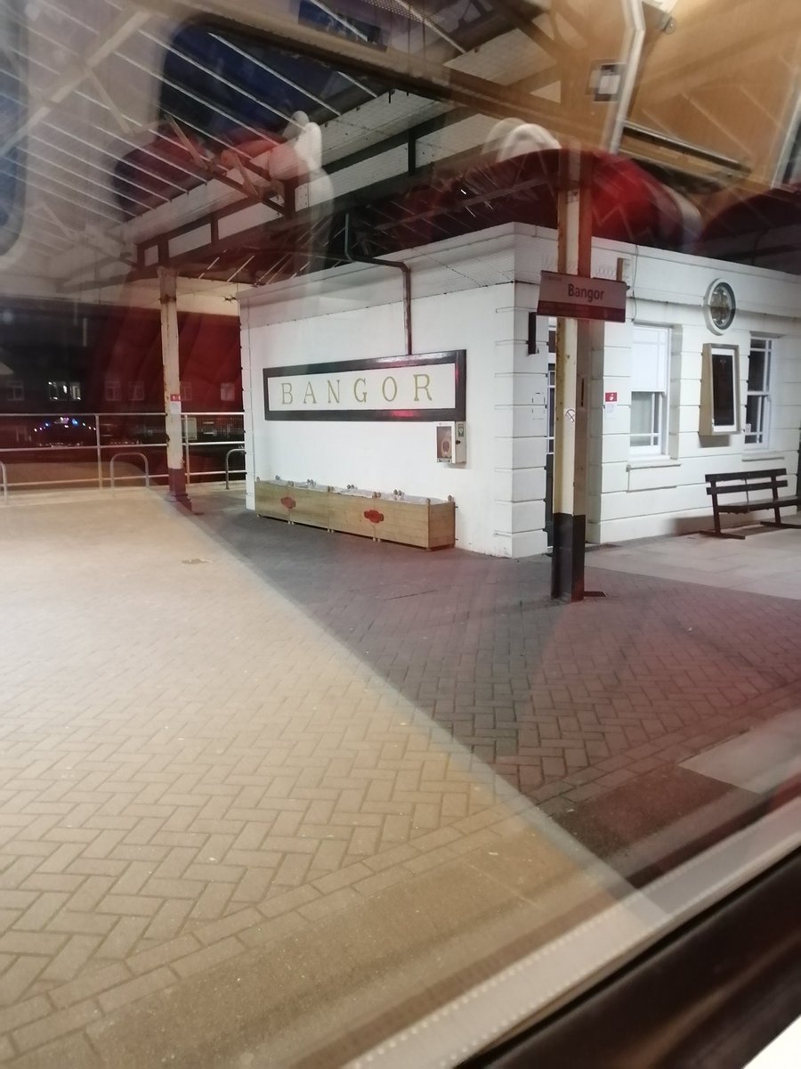 Bore da! Early train to Birmingham for the first F2F <a href="/TheAPCP/">TheAPCP</a> working weekend in 2 years! #ffisioplant