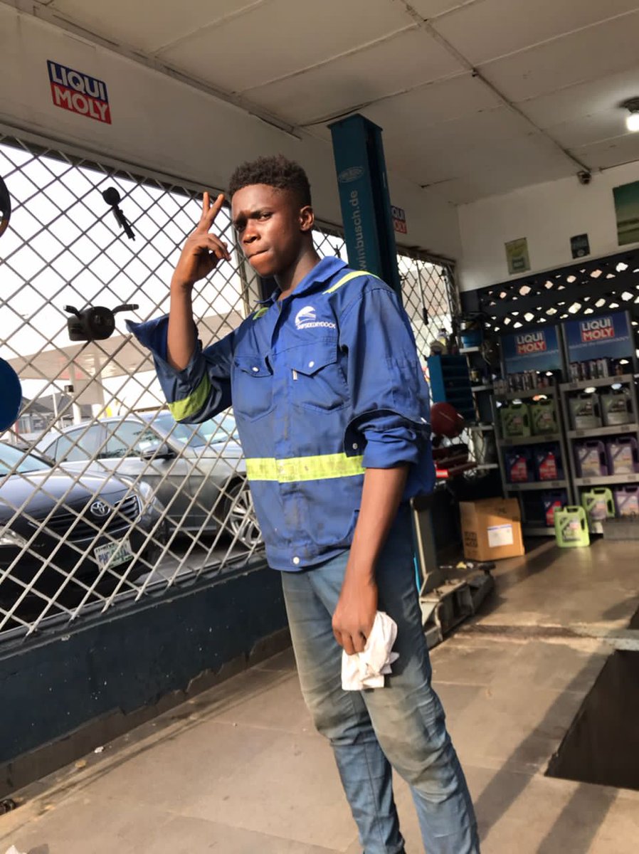 jay_billls's tweet image. Get your tinted nice car fix with good mechanism 💪#@kwikfix.ng 
#kwikfix 
#liquimoly