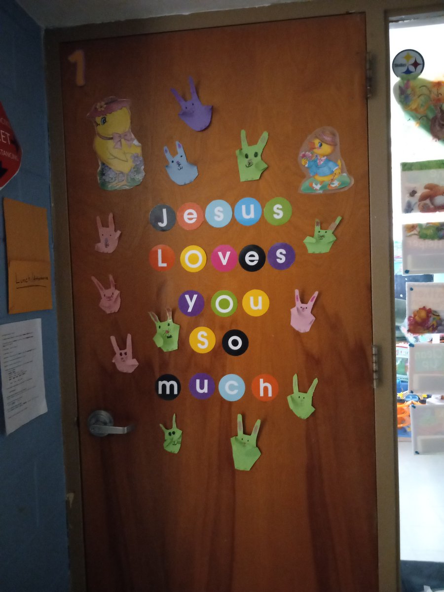 Briphillips45's tweet photo. Just call me a pinterest teacher... I found this super adorable idea on pinterest the other day, using the students' handprints to make bunnies and I couldn't resist. #pinterestteacher #easter https://t.co/ilnUecHA3z