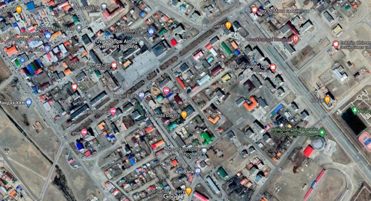 Арвайхээрт тас хар хоолой хорсгом утаа, нүүрс, үнсэн дундаа налайна. Гэвч халуун усгүй, тог тасарчихвал хөлдчих гээд...
Аймаг болгон ийм. Үүнийг өөрчлөх хүсэлгүй байгаа юм. Сумдууд араас нь... Учир нь төсвөөс халаалтын мөнгө нь падхийтэл ороод ирдэг.
Шийдэл бэлэн...гэвч!