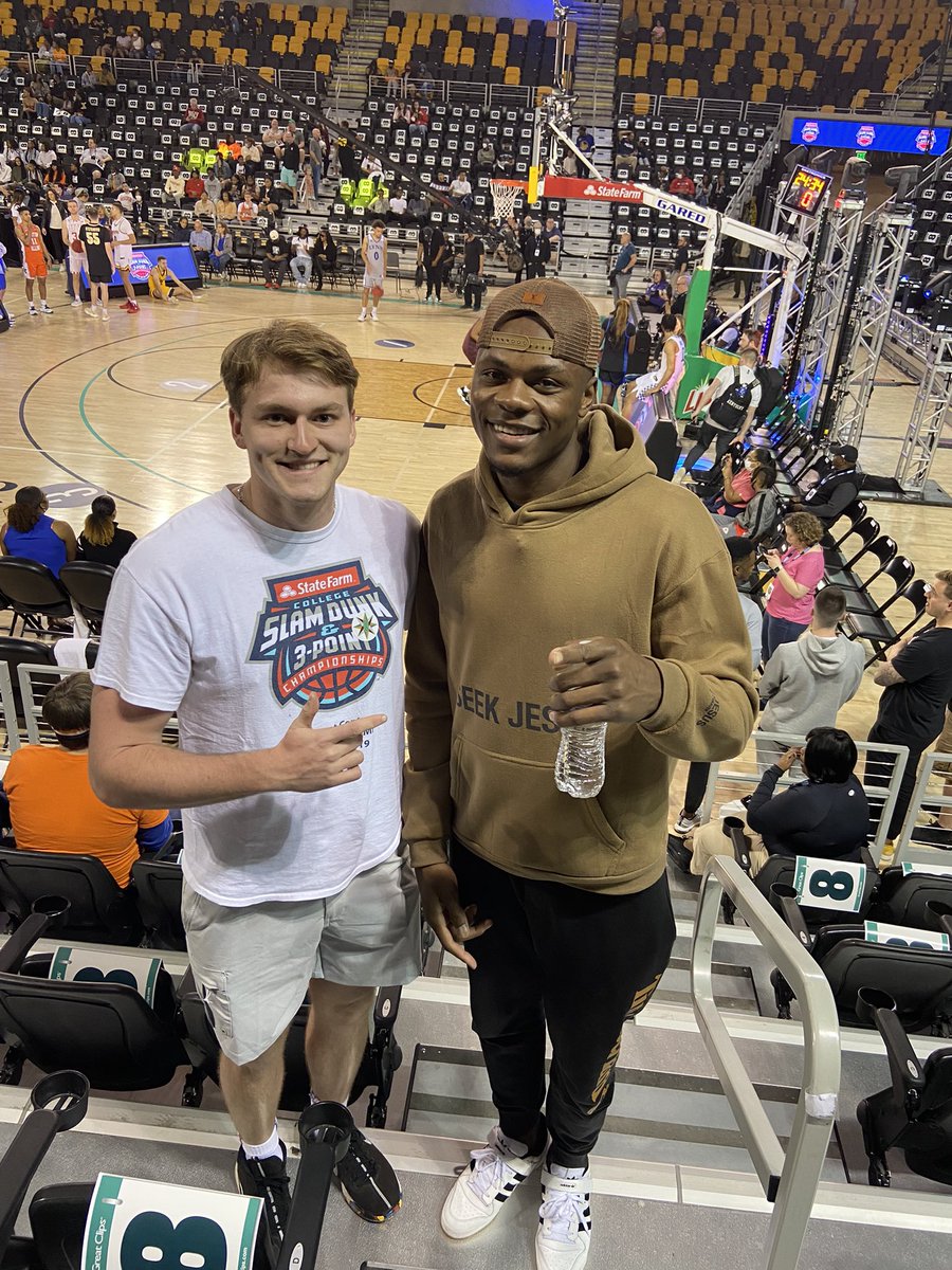 Praying this beast comes back for one more year <a href="/Oscartshiebwe34/">Big O</a> 🙏🙏 this picture just made my year #BBN