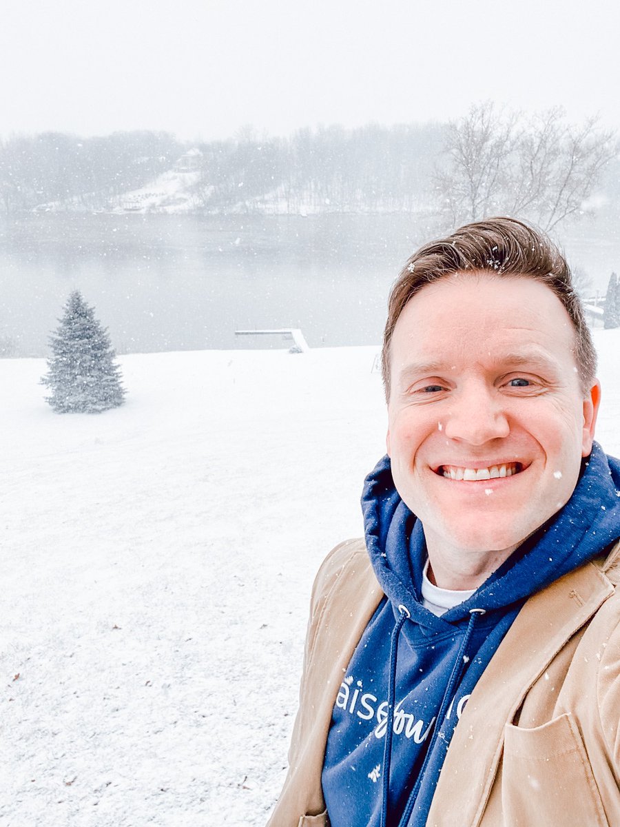 Jonathan1Wilson's tweet photo. We got a little snow today to celebrate spring! Ha! #wisconsinspring #snowday @Raise_YourHand_ https://t.co/3Q2sitMkYK