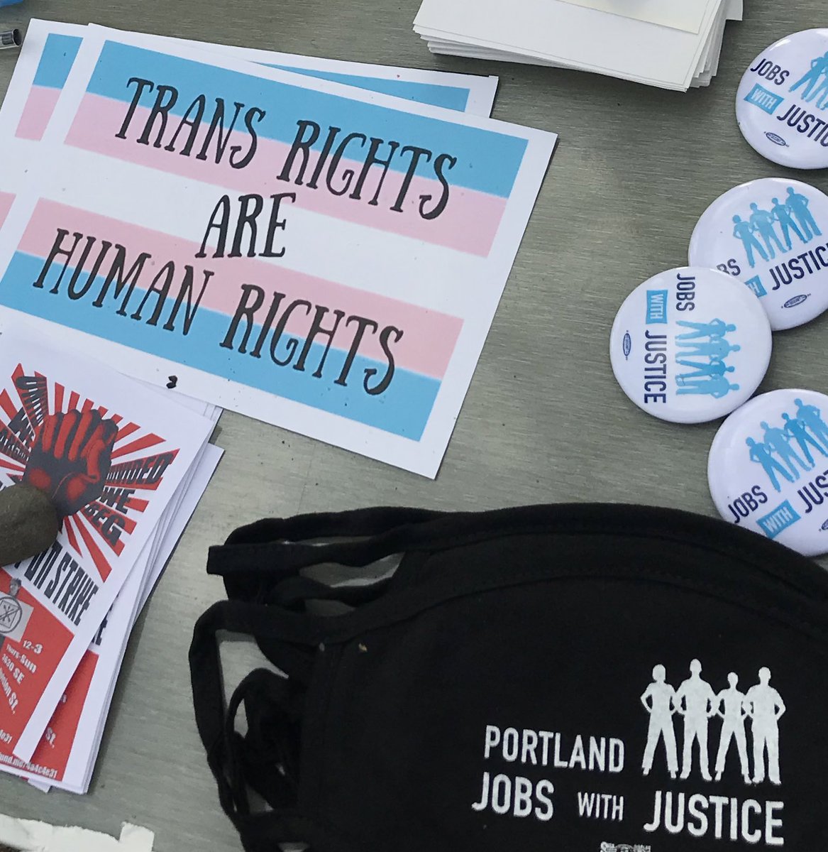 JWJ is here, proud co-sponsor, of the Trans Day of Visibility! Amanda, JWJ Operations Organizer, is tabling - educating folks about the Amy’s Kitchen Boycott, the Artifact workers’ strike, and how to become a member of JWJ! We have cool masks and buttons, too! Come by! #TDOV
