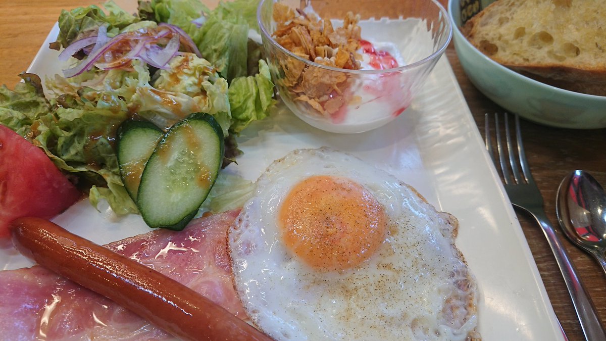 nodaemon7's tweet photo. #新年度、スタート!
今朝は、
ウォーキング6.6km &
#Reeno モーニング☕🍞🌄
7400歩!
#霧島市
#国分 https://t.co/lHF33xgBdv