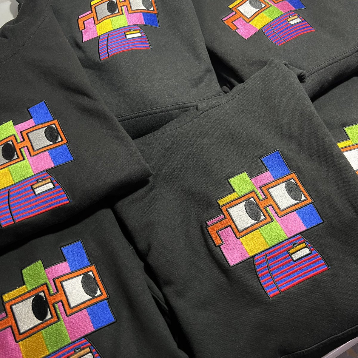 StreetwearBears's tweet photo. Making The Best Merch For The Best NFT projects ! #NFts #merchplug
@Noundles https://t.co/nzaQlDHFgd