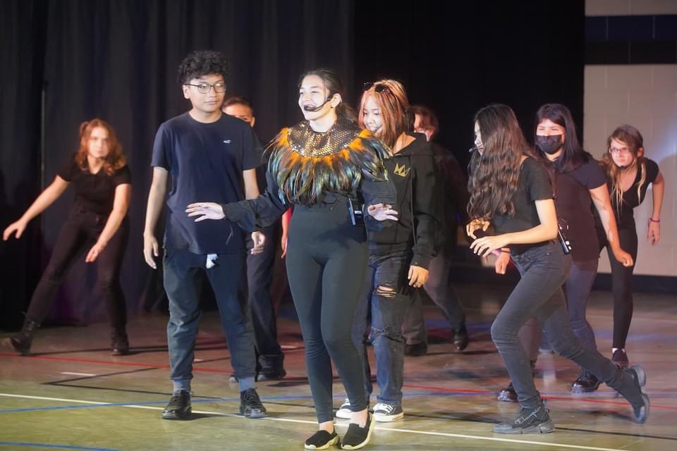 Mr_Gonzo_'s tweet photo. Small town. Smaller school. But doing BIG things! I’m hyping up our students! Mrs. @lovatoBSDVAPA! Our kids did that!! @BurtonBulldogs is on a new level! Let’s continue to create these amazing opportunities for our students! https://t.co/s0rdSkhDoy