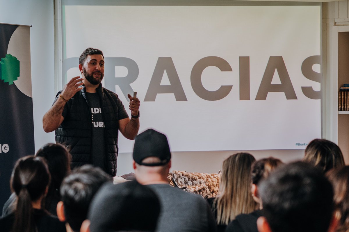 bunker_db's tweet photo. Resumen de un primer día mega emotivo ¡GRACIAS!
#BunkerBDAY #buildingthefuture https://t.co/28k6mHXozz