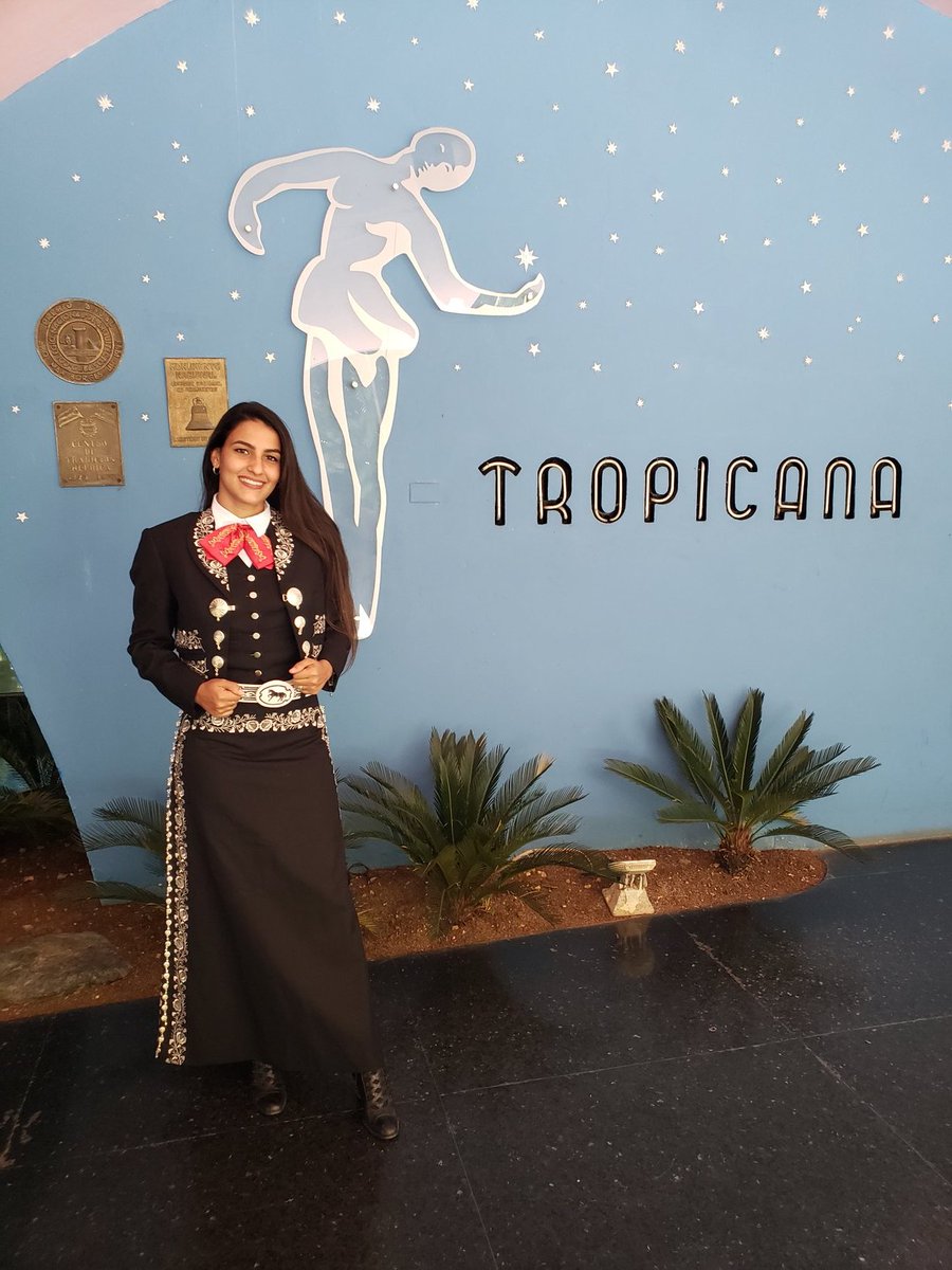 YilianAlvarez2's tweet photo. Presentación en Tropicana 🎼🎤
.
.
.
#Mariachi #Mexico #mexicolindoyquerido #cubamexico #sinosdejan https://t.co/RXfadnhEoC