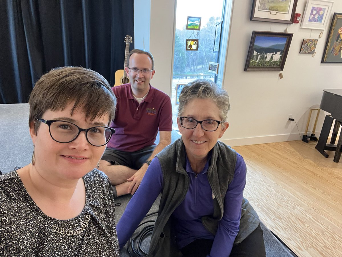 stokesarts's tweet photo. The #AppleGallery & #TheArtsPlaceofStokes are prepped for #StokesCountySchoolsβ Art Teachers. Tomorrow afternoon, K-12 Art Teachers from around the county will install original student art for the annual Spring Arts Extravaganza. #StoCo #RuralArtsMatter https://t.co/qzeEFaQ5uG