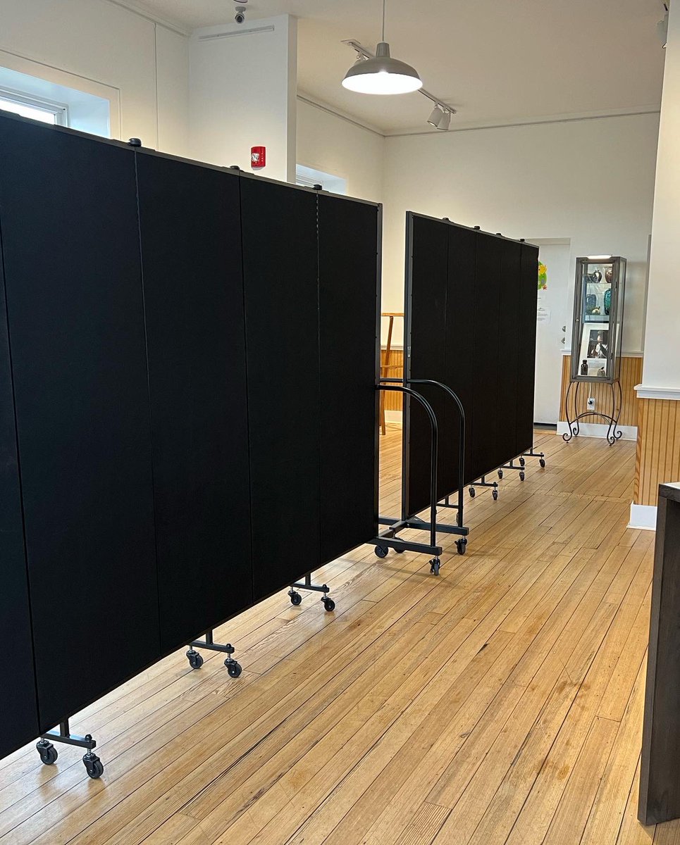 stokesarts's tweet photo. The #AppleGallery & #TheArtsPlaceofStokes are prepped for #StokesCountySchoolsβ Art Teachers. Tomorrow afternoon, K-12 Art Teachers from around the county will install original student art for the annual Spring Arts Extravaganza. #StoCo #RuralArtsMatter https://t.co/qzeEFaQ5uG