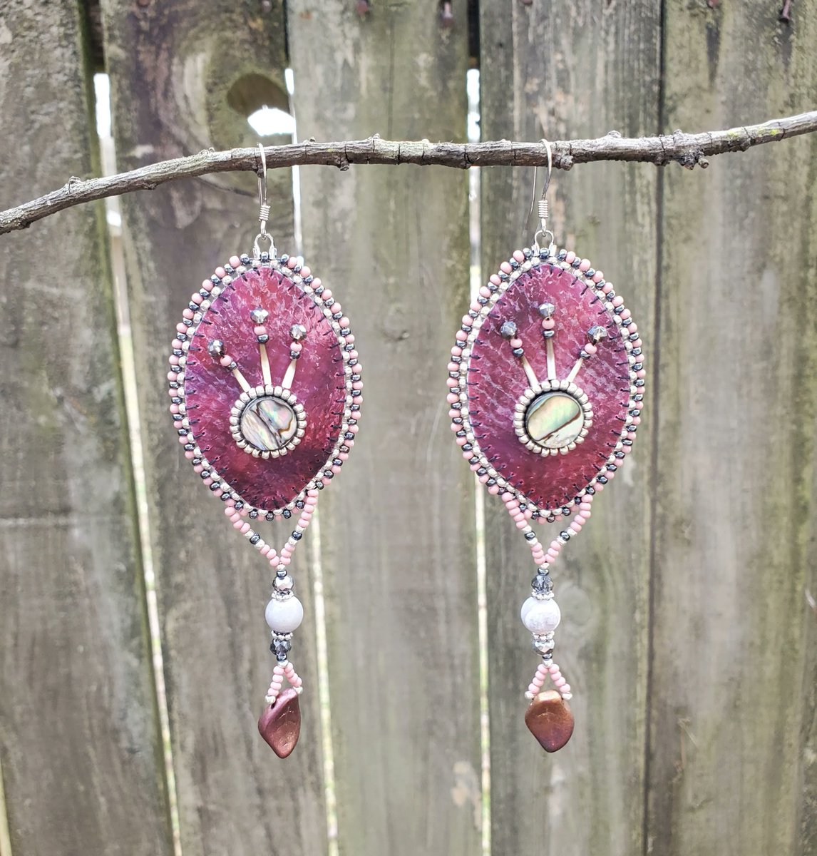 beauxbeautyblog's tweet photo. Need to get my car running- please check out my Et$y shop @ https://t.co/dTZ9jC1Df8 , kukwstumckacw- thank you! 😊 #NativeTwitter #IndigenousTipJar #TipANative #beadwork #BuyNative #NativeMade #FirstNations https://t.co/uHPCLuXoo0