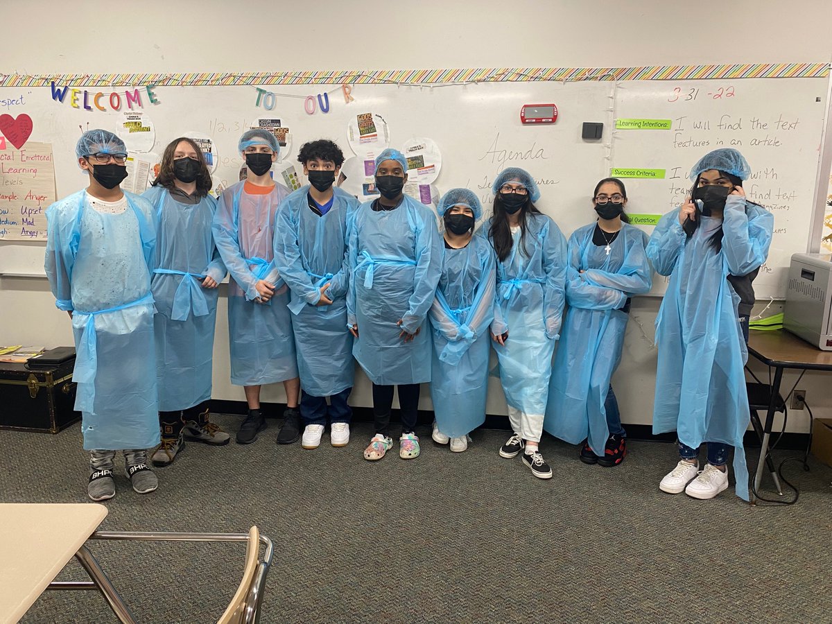 Yolanda37745150's tweet photo. These future surgeons were  analyzing, collaborating, and performing Text Features Surgery. I’m so proud of how they accepted this challenge and soared! 
@Adriana_Acosta  @GloriaLZavala 
@50cent https://t.co/a6xudSqw6s