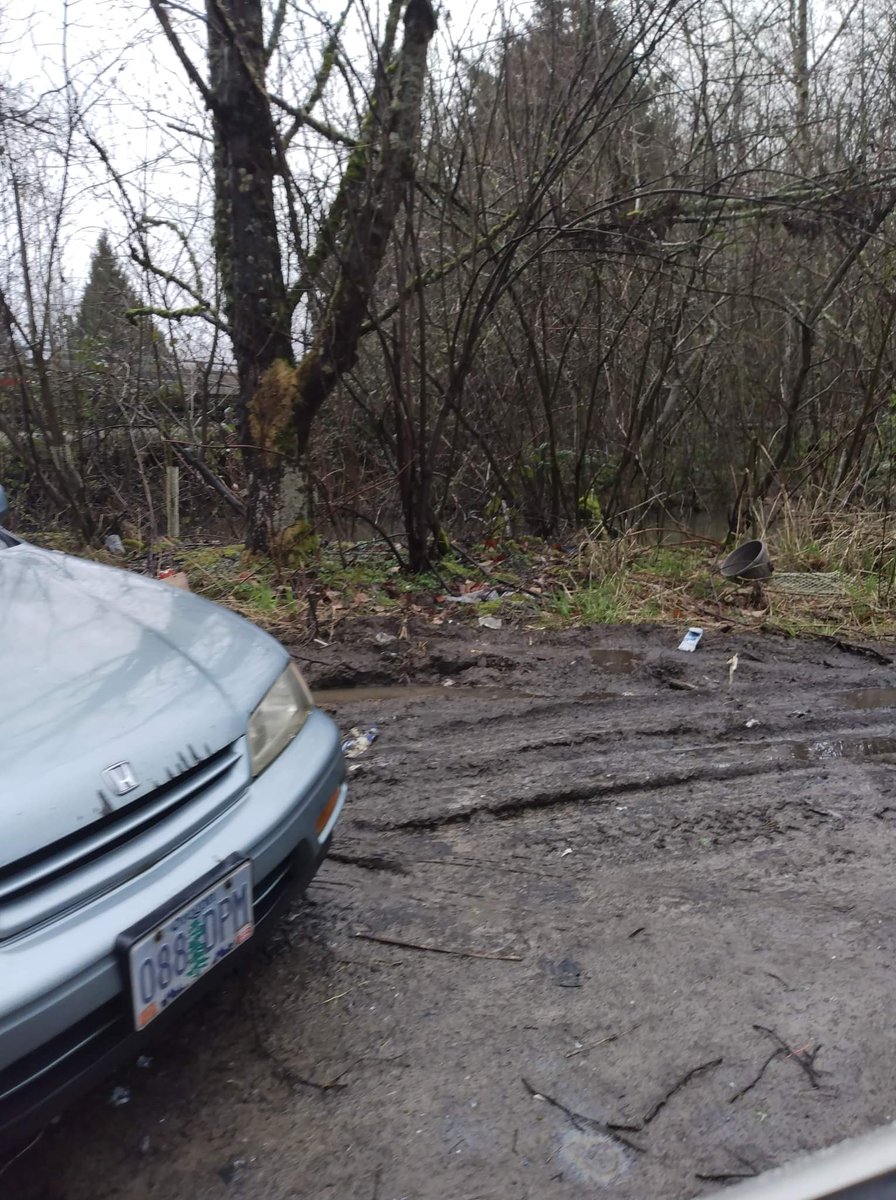 Jimmy07474930's tweet photo. @JH4PDX Why don't you safeguard people's property? Come on now commissioner start acting like one. Stop being so dam ignorant when it comes to fixing the real problem of Portland. This car was confirmed stolen and you police force knows about this area is but yet they can't do anything. https://t.co/BDQdoXx98o