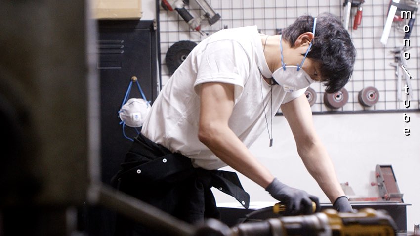 monotube_tv's tweet photo. 강동원의 테이블 제작기 '동원 목공소'가 1일(오늘) 오후 6시 개업합니다. 노 헤어메이크업, 순도 100%의 '민낯'으로 오직 테이블 만들기에만 매진하는 '진짜' 강동원을 만날 수 있습니다. 

#강동원 #GangDongWon #동원목공소 #모노튜브 #monotube #매주금요일오후6시 #fridays6PM https://t.co/ez6Z6PKYmU