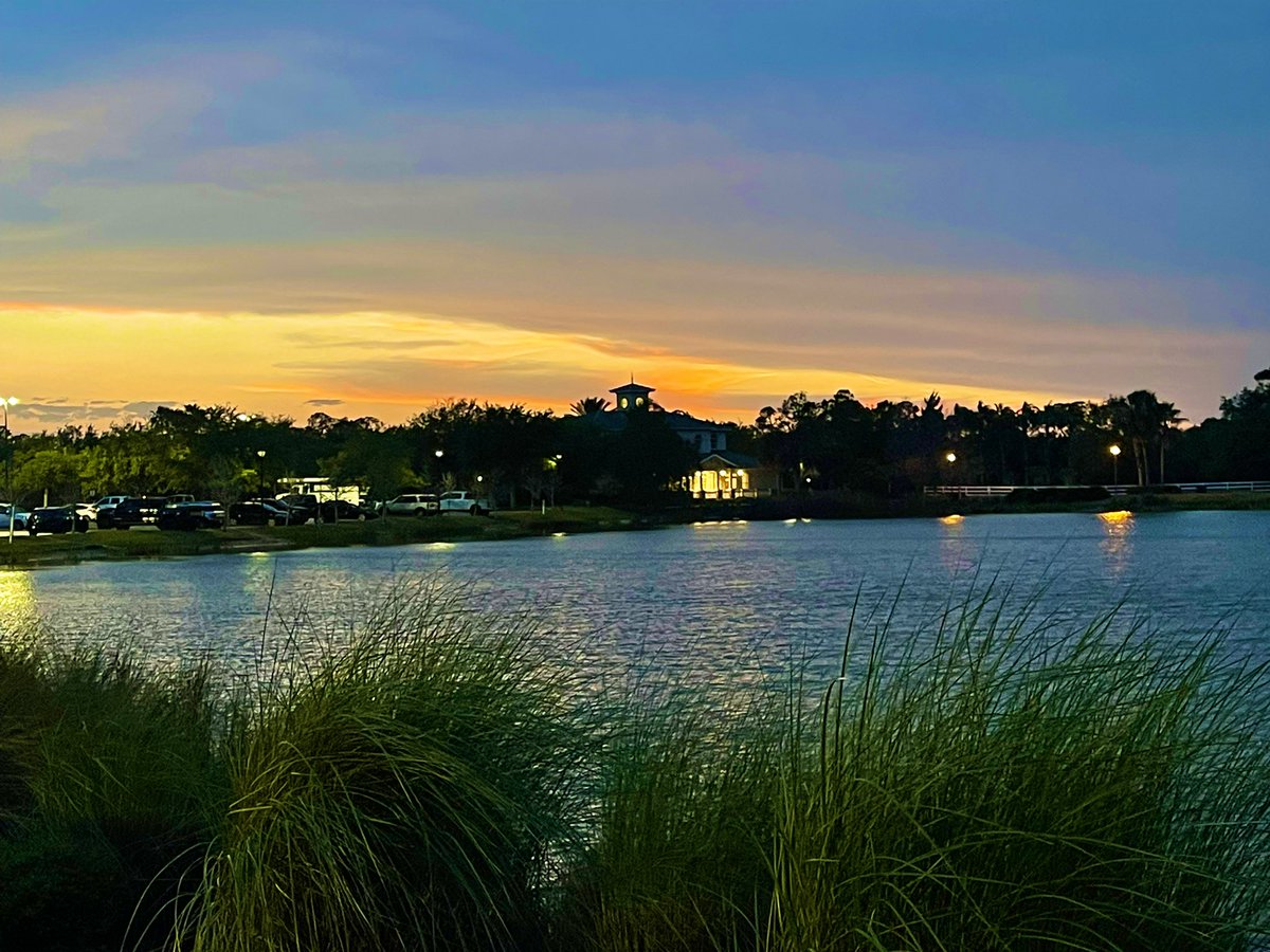 JustinRogersTV's tweet photo. Evening walk through @LakewoodRanch https://t.co/e5cPygnuGe
