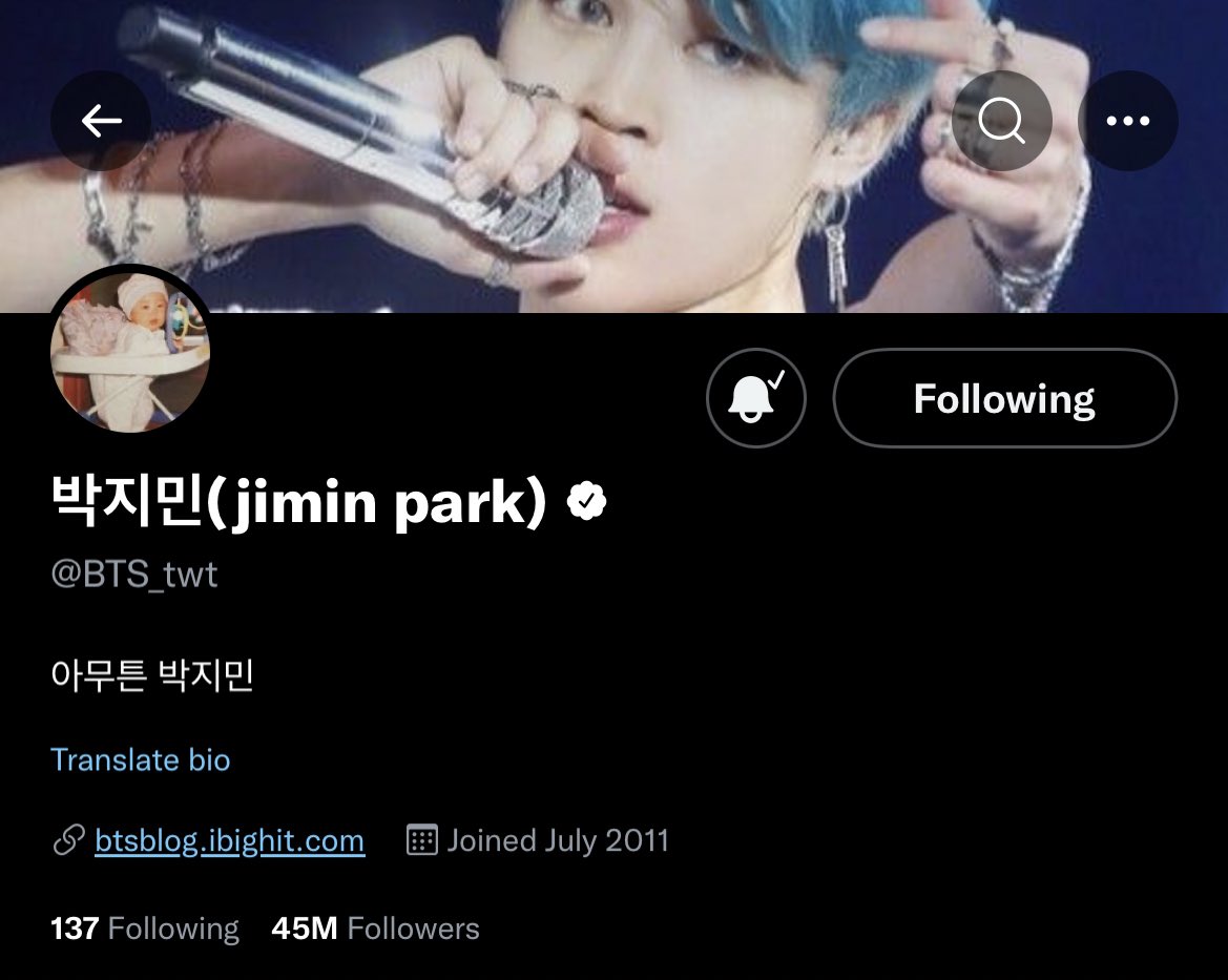 minminiminie's tweet photo. jiiiii wkwkwkwk ngakak, header foto dia rambut ijobiru ava waktu jiminie bayi, nama twt bts jadi 박지민 (jimin park), bio jadi “anyway ini park jimin” 🤣🤣🤣🤣🤣 trs abis itu ngetwit “aku gatau cara ngubahnya balik lagi kayak awal. pokoknya aku gatau.”

shshsjjsjsjsjsk ngakak🤣🤣 https://t.co/e5ioeD00hz