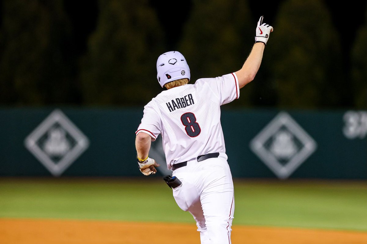 BaseballUGA's tweet photo. A home run in photos. https://t.co/ETRnrWNfN2
