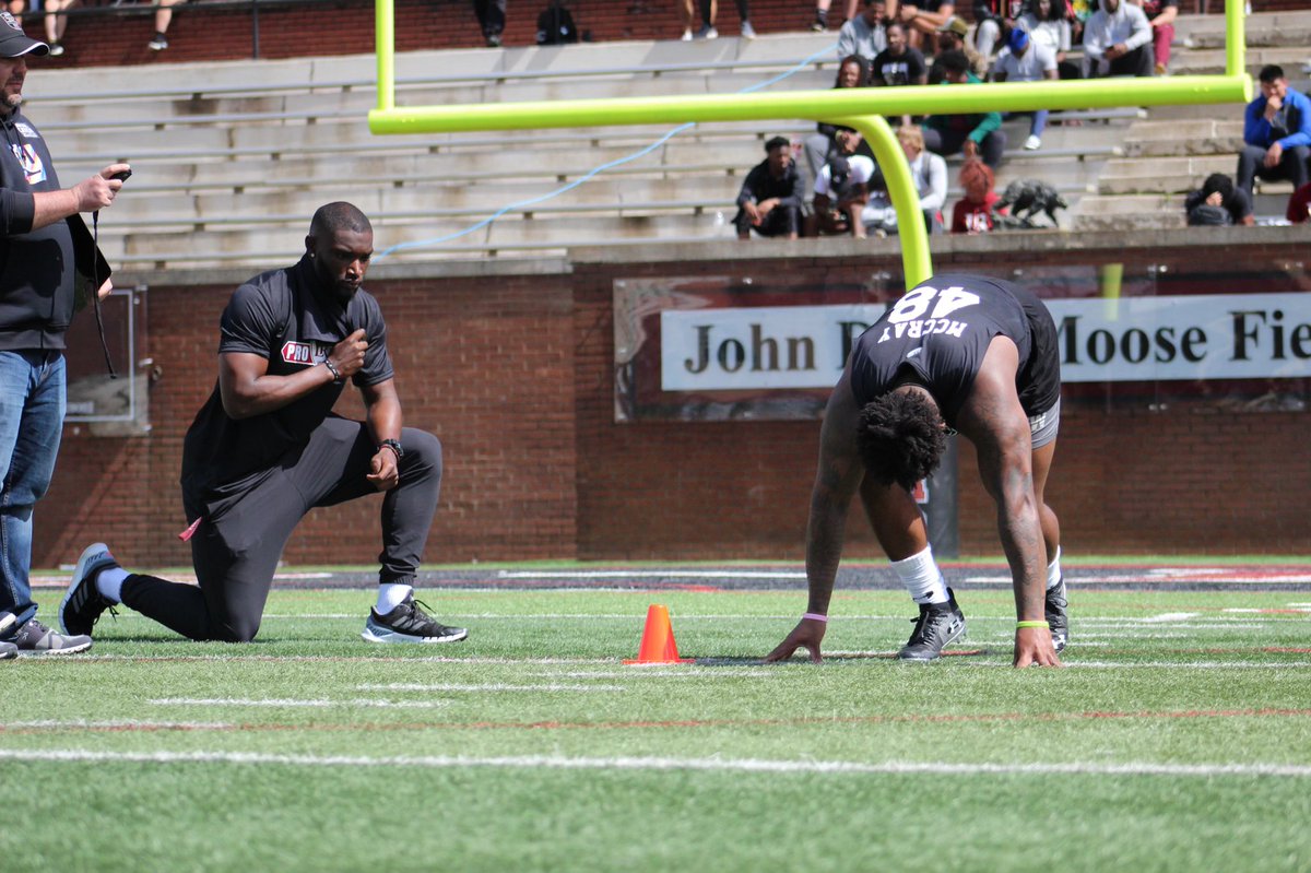 LRBearsFootball's tweet photo. ๐๐๐ ๐๐๐ โ
#LRProDay | #GOBEARS https://t.co/0AQkDzxEMp