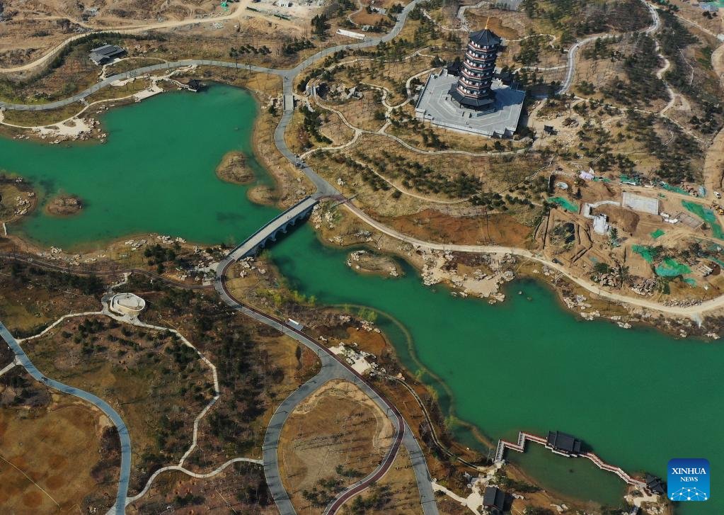 PDChinaLife's tweet photo. Dubbed China's youngest city and a "city of the future," Xiong'an New Area in north China's Hebei Province marks its fifth anniversary on Friday. Yuerong Park, the first large-scale comprehensive park in the area, will meet the public soon. https://t.co/0XshMFPsP0