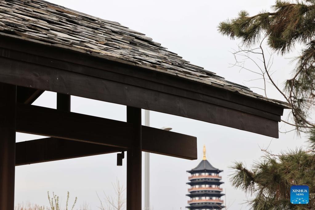 PDChinaLife's tweet photo. Dubbed China's youngest city and a "city of the future," Xiong'an New Area in north China's Hebei Province marks its fifth anniversary on Friday. Yuerong Park, the first large-scale comprehensive park in the area, will meet the public soon. https://t.co/0XshMFPsP0