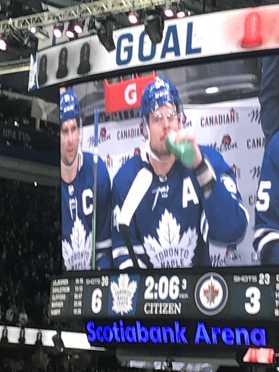 PCJohnFreeman's tweet image. The cheers of #wewant50 have come true for #austonmatthews #GoLeafsGo