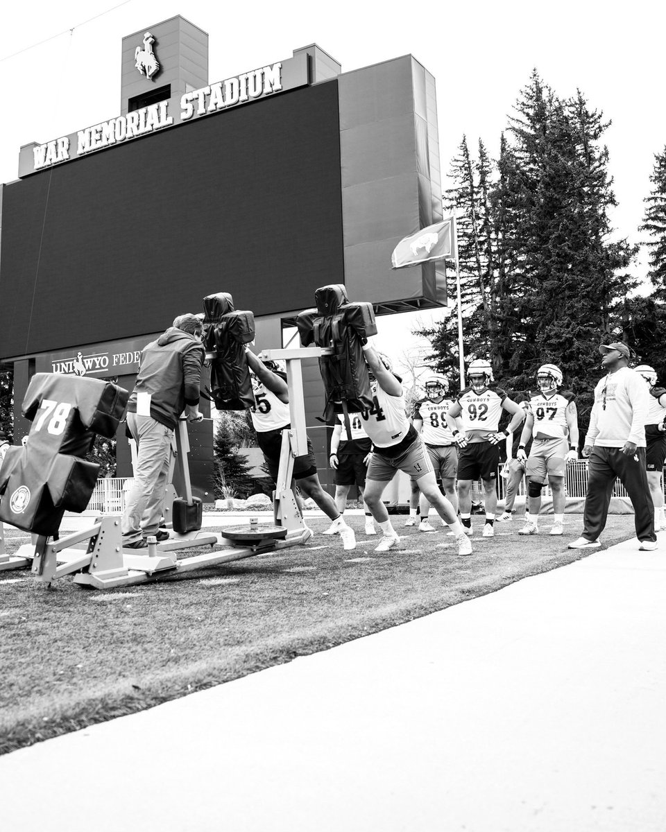 Wyoming Cowboy Football tweet media