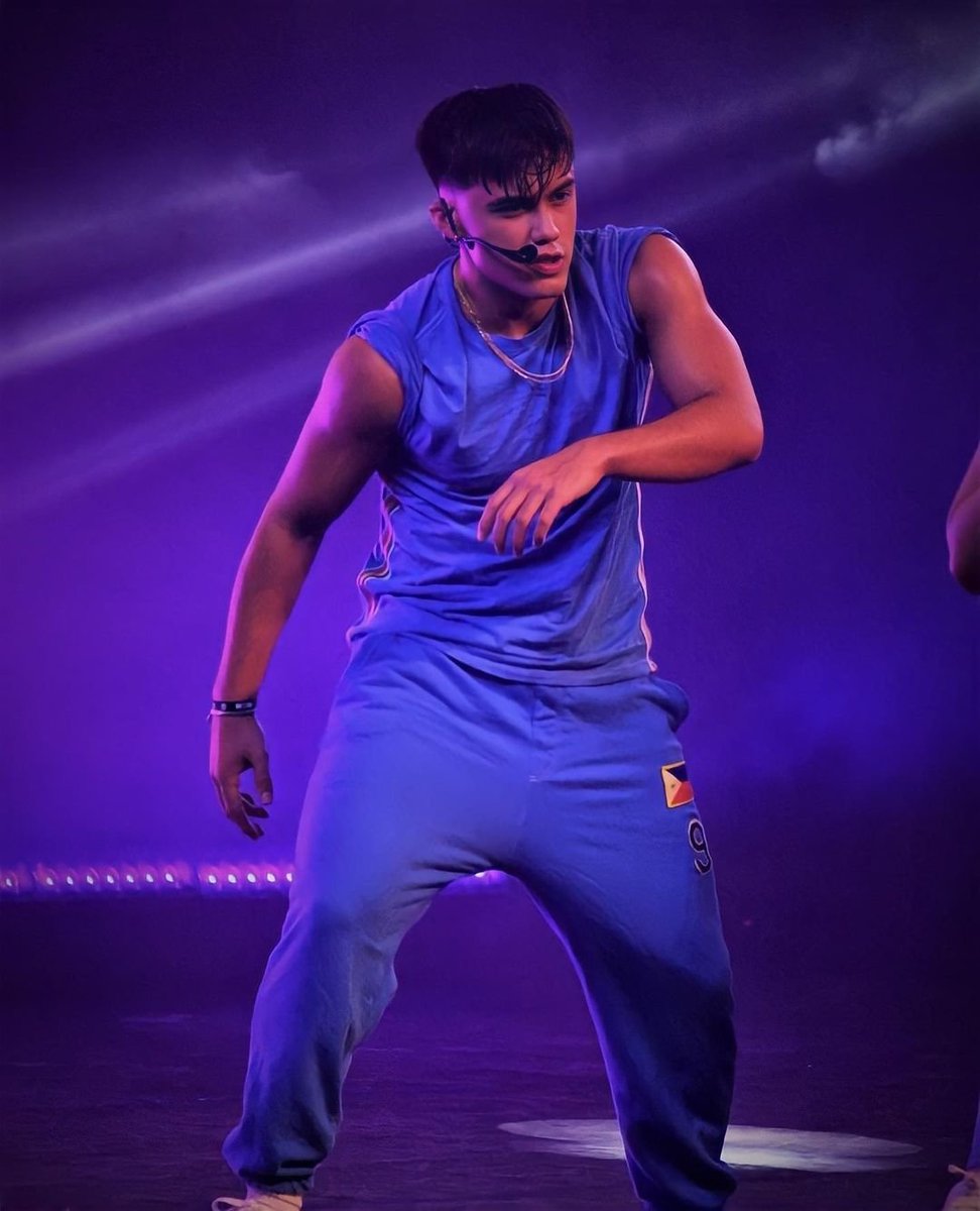 BaileyNewsBR's tweet photo. Única parte boa desse fuso é que a adm pode ir dormir mais cedo 🗣🤣. Fui de berço Baeleys, amanhã é #DayShow primeiro show da #WYFTour em Portugal, será um dia cheio. Boa noite lindos https://t.co/B4uAhaa0IH