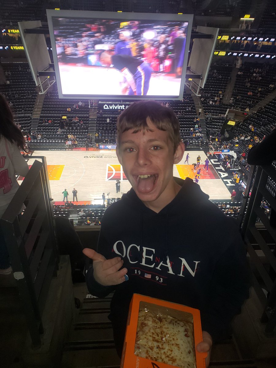 SeniorGames's tweet photo. #takenote My Bithday present is a game and Pizza. Go Jazz https://t.co/zdp2za3J1r