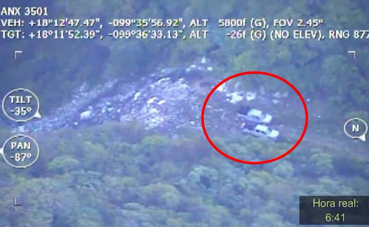 J_Fdz_Menendez's tweet photo. El #GrupodeExpertos internacionales que colabora con la fiscalía especializada en la investigación de #Ayotzinapa, dio a conocer un informe de un video grabado desde un #dron, ¿qué muestra y que no el video? ¿desmiente la verdad histórica?. Lo analizamos a las 11 PM por @adn40 https://t.co/wSKy5enNtS