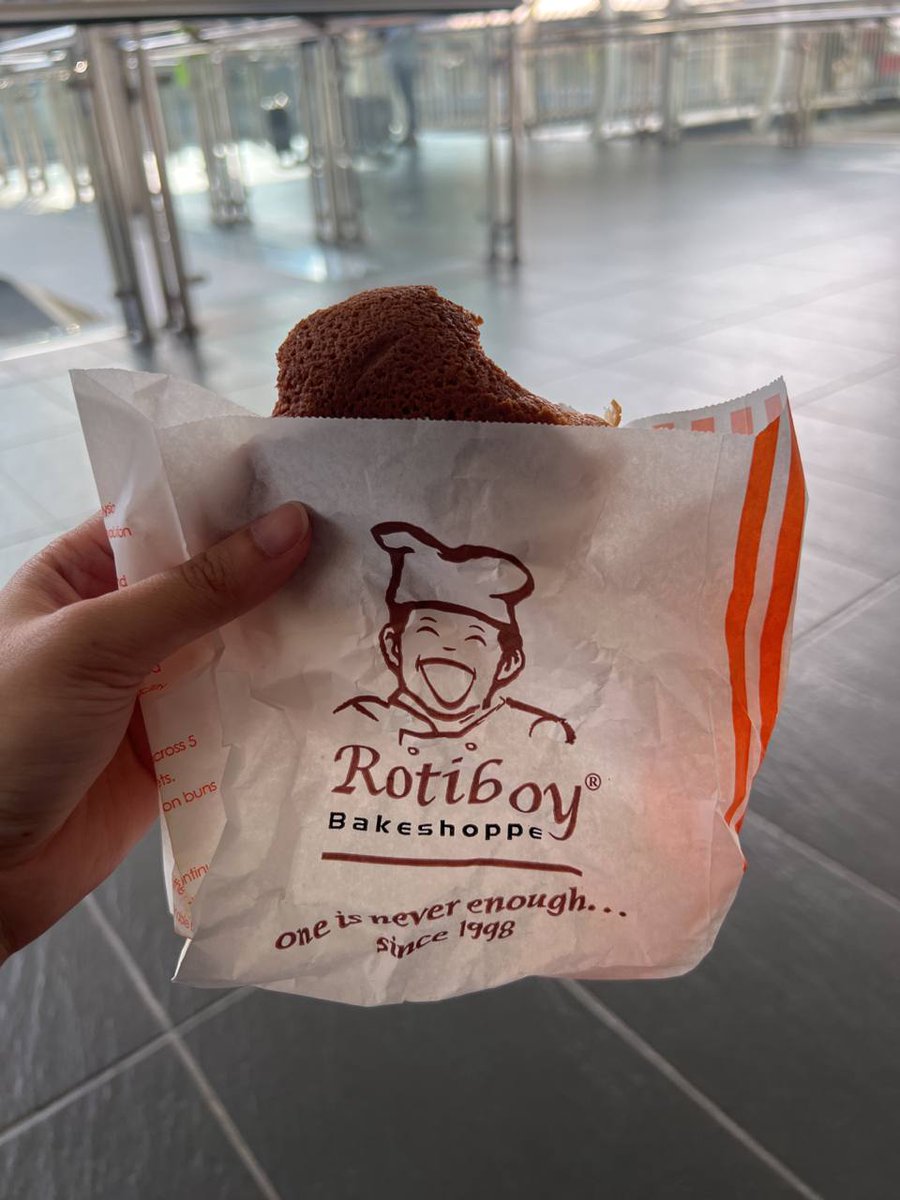 MothershipSG's tweet photo. The first smell that hits you when you enter JB 🥺🥺🥺 https://t.co/ykXG8vtePn