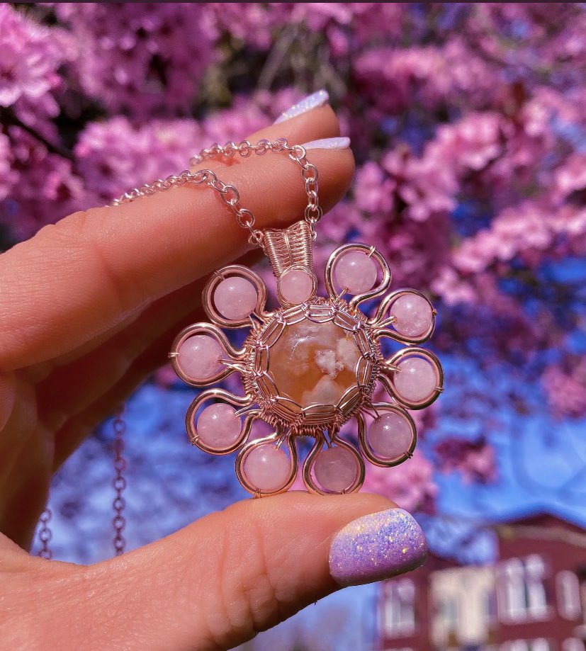 marz__boutique's tweet photo. 🌸 The Art vs The Inspiration 🌸

cherry blossom inspired pendant made with cherry blossom agate 🌸💓 https://t.co/C1U2dXiyhh