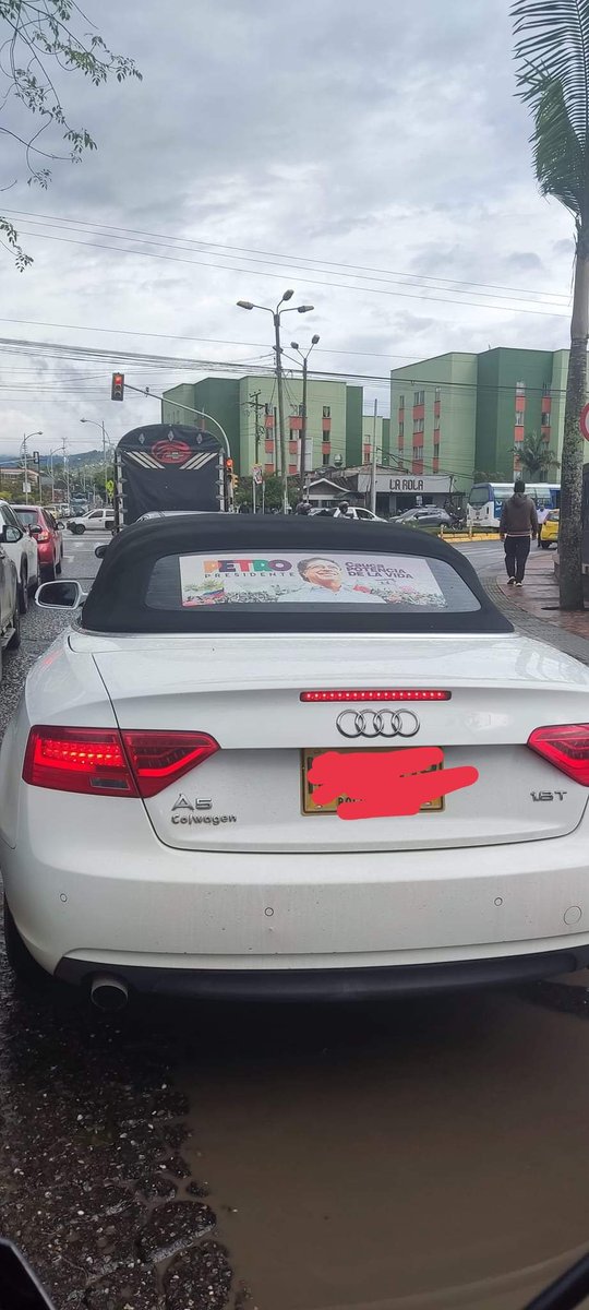 Ciro. M.Y 🇨🇴's tweet - "Mirá pues, tiene miedo del audi ahora vos que andas en chanclas" 🩰🤣🤣🤣 " - Trendsmap