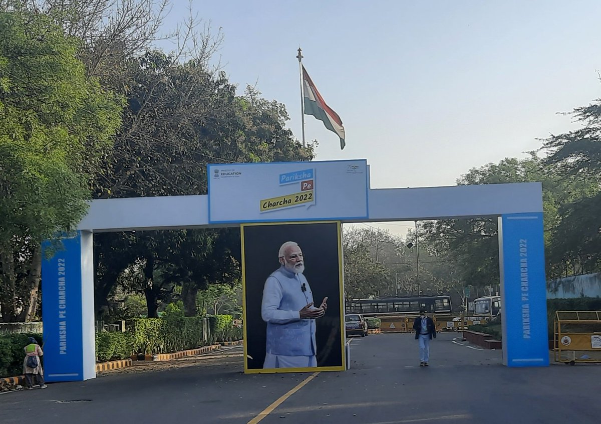 KVS_HQ's tweet image. Talkatora Stadium is ready to host the #ExamWarriors with Hon'ble PM Sh. @narendramodi for #ParikshaPeCharcha 

Stay Tuned!

⏰ Today at 11:00 AM
📍 Talkatora Stadium, New Delhi

#PPC2022