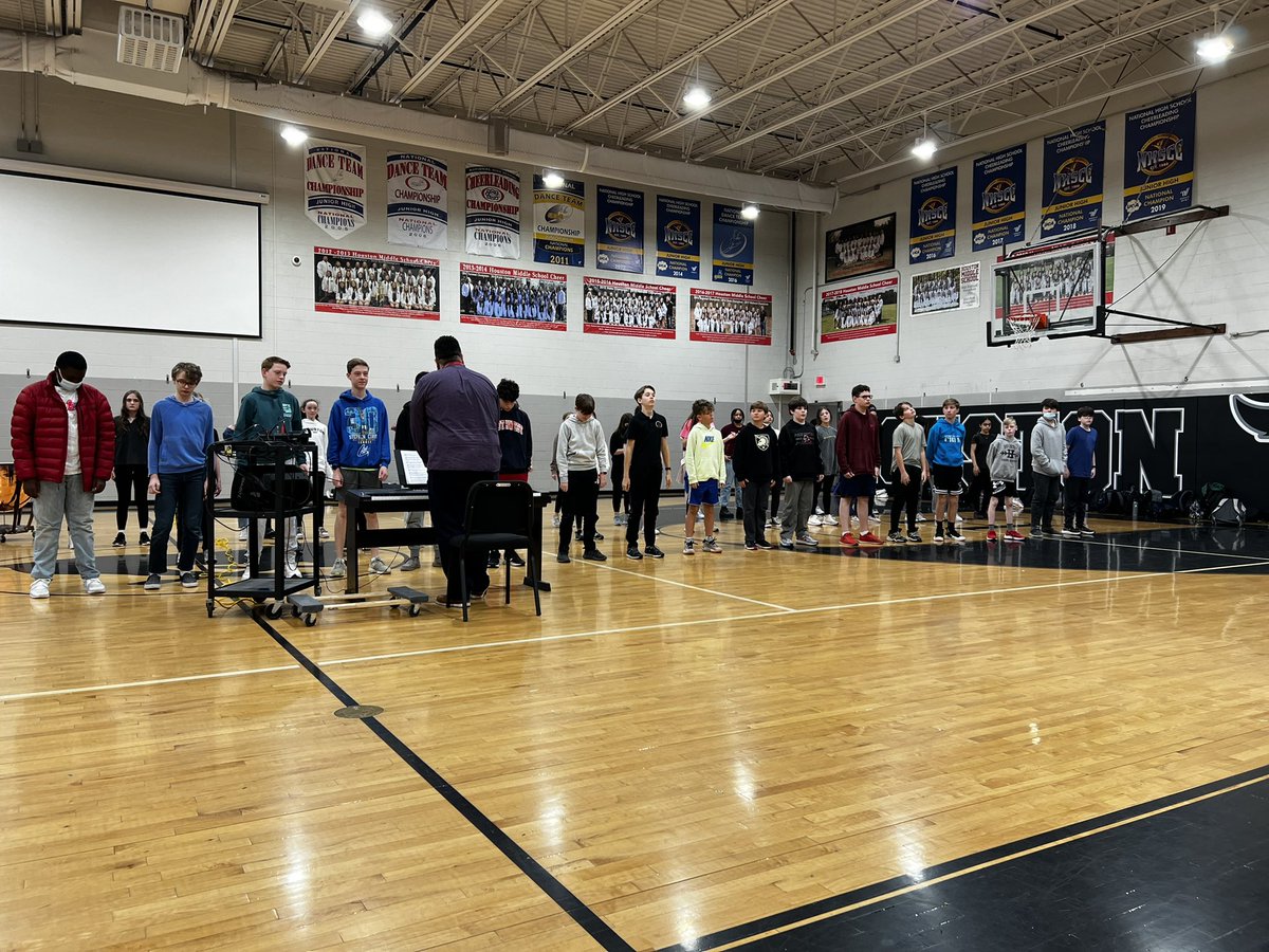 mrsguynes5th's tweet photo. We loved taking a field trip over to @hmsmustangs1 to help our 5th graders settle some nerves before transitioning next year! Thank you for getting them so excited 🖤❤️ #GMSDConnection @DogwoodES https://t.co/491LDHjvT5
