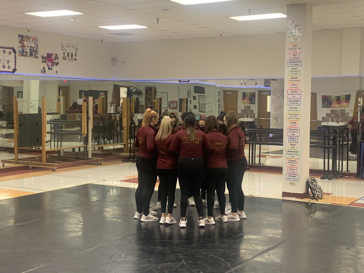 danacrowley228's tweet photo. It was a pleasure watching them practice one last time before leaving campus today for festival. Their song choice speaks personally to each dancer. Great work @locococopopo #EHSDance #EHSOurSchoolOurJourney https://t.co/2Lj0yT39wH