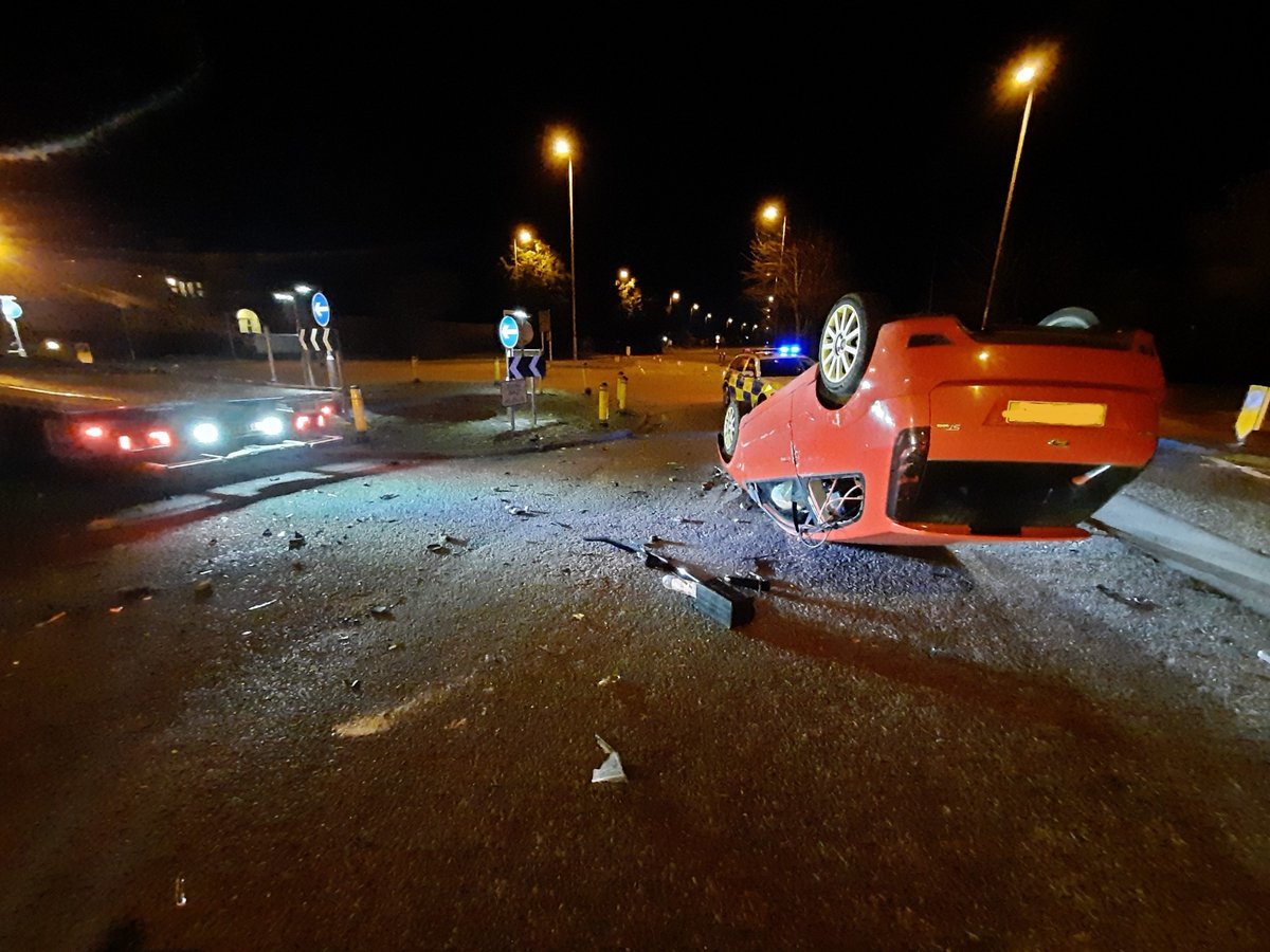 HantsPolRoads's tweet image. Single vehicle RTC in #Porchester showing the damage and destruction drink-drivers cause, this one being over 2x the limit. Somehow only slight injuries. 

Probably the last thing the already stretched #NHS needed being brought into hospital. 

#ItsNotWorthTheRisk 

#27664 #27200