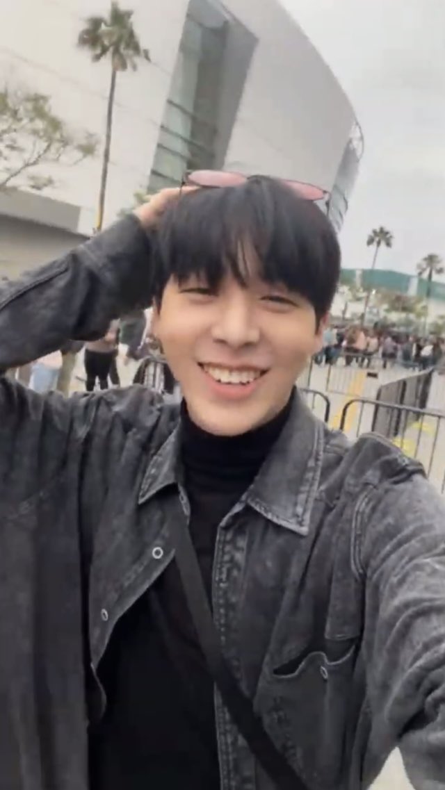 jwoochive's tweet photo. two types of #WOOCHAN smile

#TraineeA @trainee_a https://t.co/FKewQzYEoB