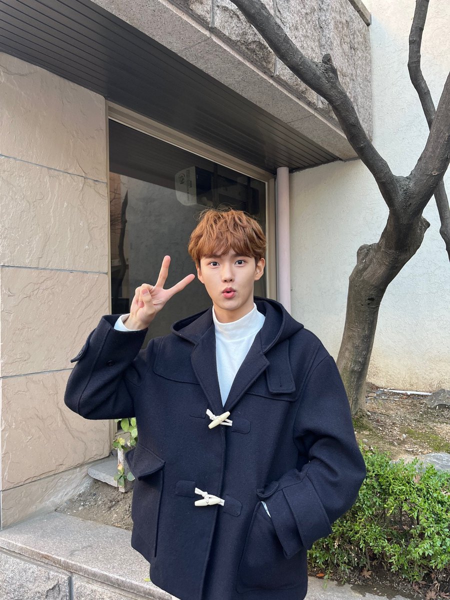 donghyuks_pics's tweet photo. fancafe post 1/4
#λΈλν€ #BLANK2Y
#λ°λν #DONGHYUK
#PARKDONGHYUK
#Keystone_Entertainment https://t.co/g4y8xJ9NOE