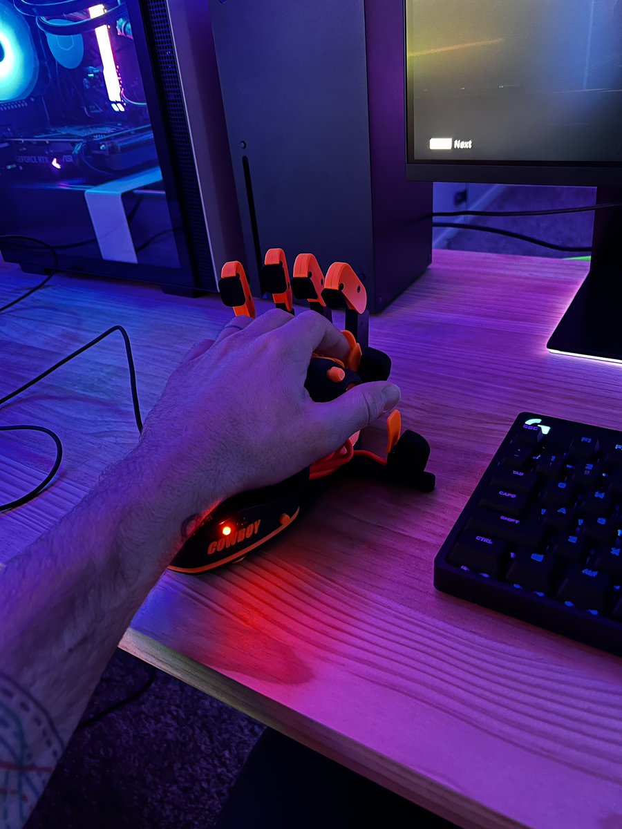 Review coming tomorrow… this thing is insane <a href="/Azeron_Keypad/">Azeron</a>