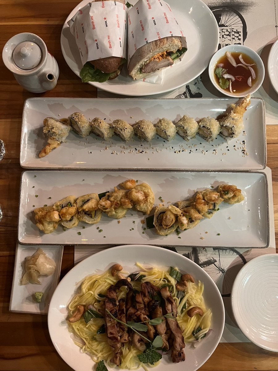 OfficialTuesday's tweet photo. @BombeDeFleurs I felt the same way ended up with four dishes lol. https://t.co/vxWmFKL3gx