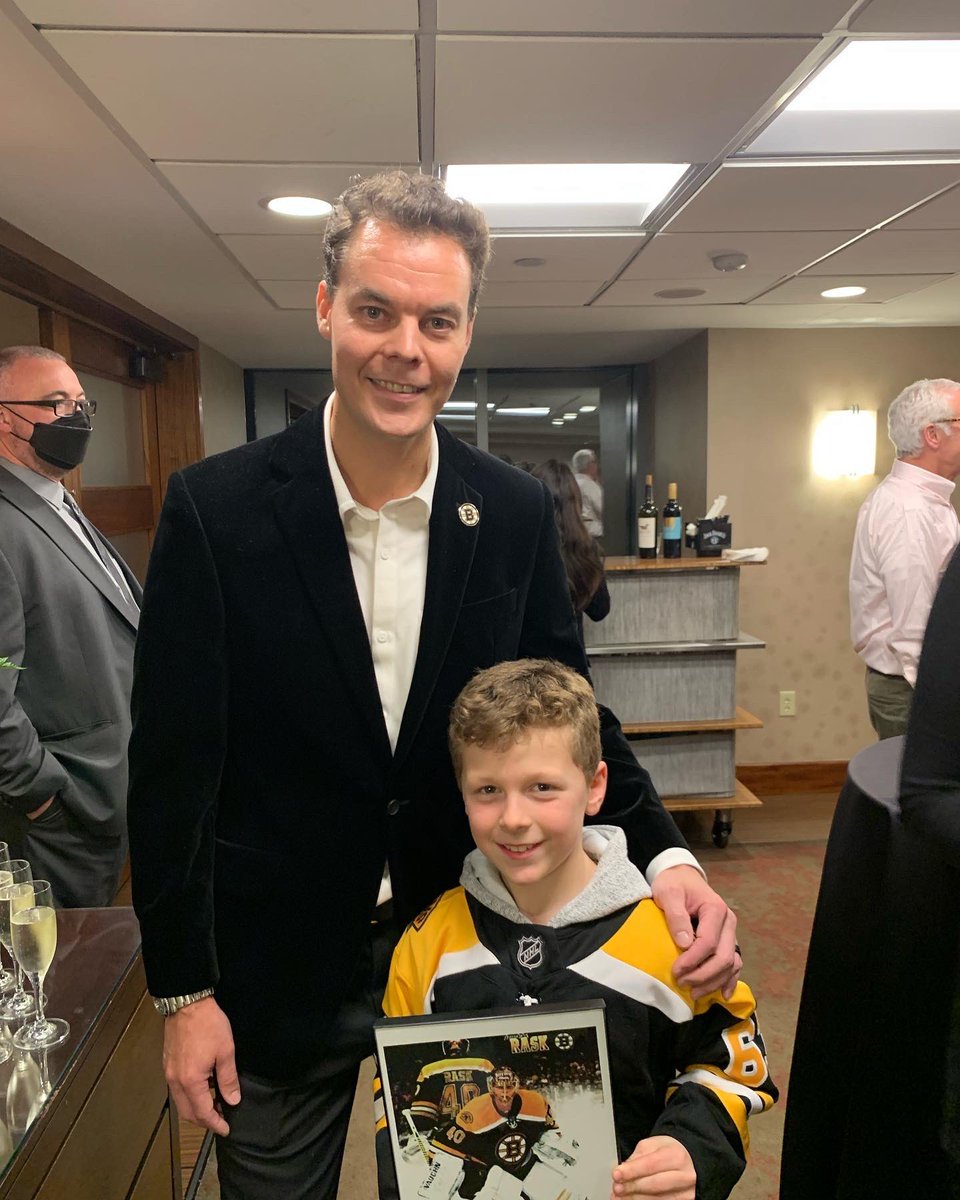 maloneb's tweet photo. What a night! Met some hockey heroes tonight. @tuukkarask congratulations on a great career and thank you for being so helpful to a young hockey forward &amp; fan of #40 ! @BJaffe a legend &amp; very kind; @DaleEArnold who put Anderson behind the @nesn desk?! Great night @NHLBruins https://t.co/0wI3uyTC0Q