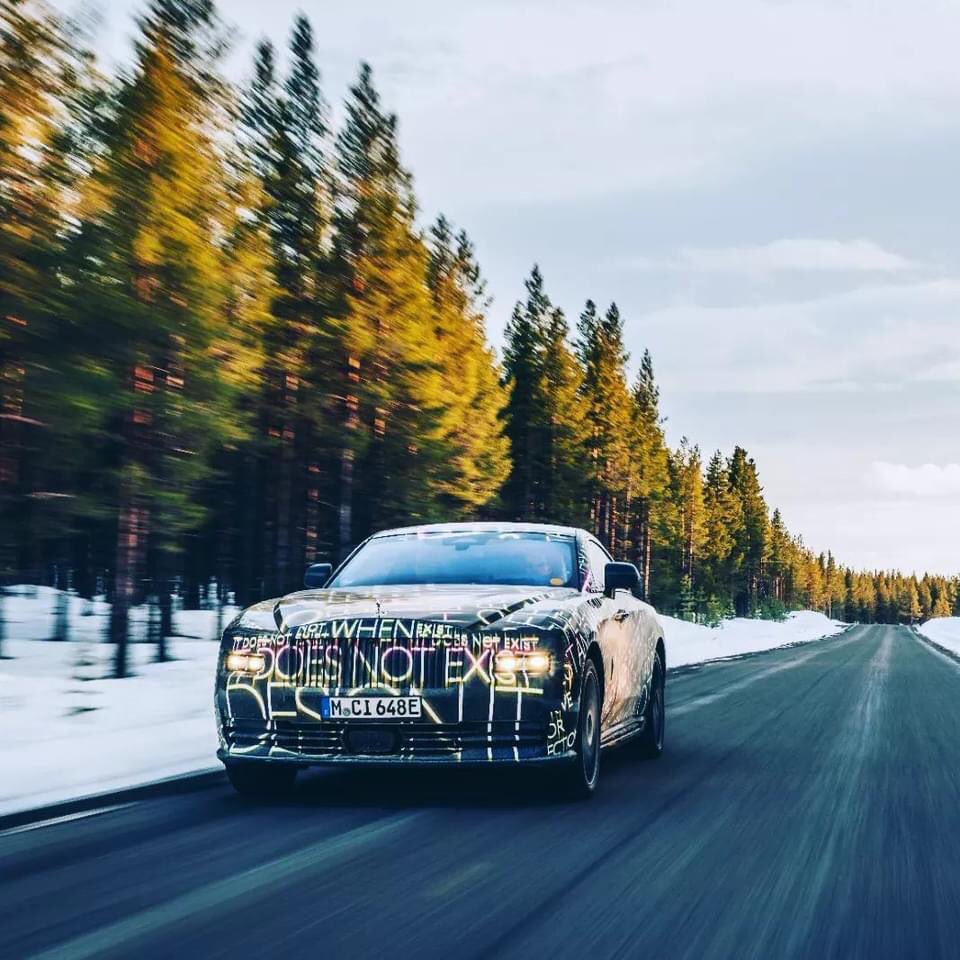emilylin007's tweet photo. #勞斯萊斯 #純電動車型 #SPECTRE 冬季測試圓滿完成

COOL RUNNINGS
Spectre, our first all-electric Rolls-Royce, has completed its winter testing in temperatures as low as -40C.
#superluxury #RollsRoyceSpectre #RRSpectre #SpiritElectrified #electricvehicles #electricmobility https://t.co/fTkEQfrtD6