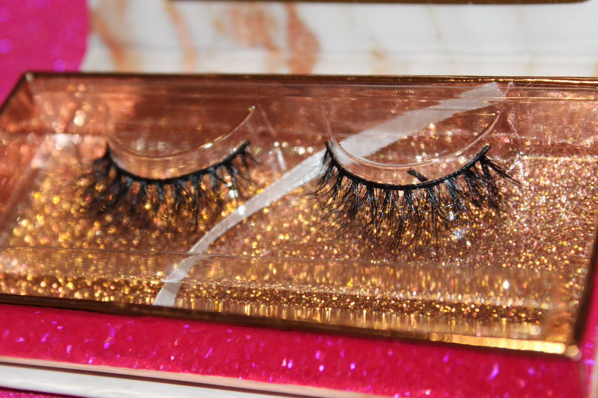 Miss Imani is our most natural lash! This cat-eye style lash is very subtle but adds a little “pop” to your natural lashes!

Lash Span: 20-25 wears

#minklashes #minkeyelashes #mink #lashes #eyelashes #striplashes