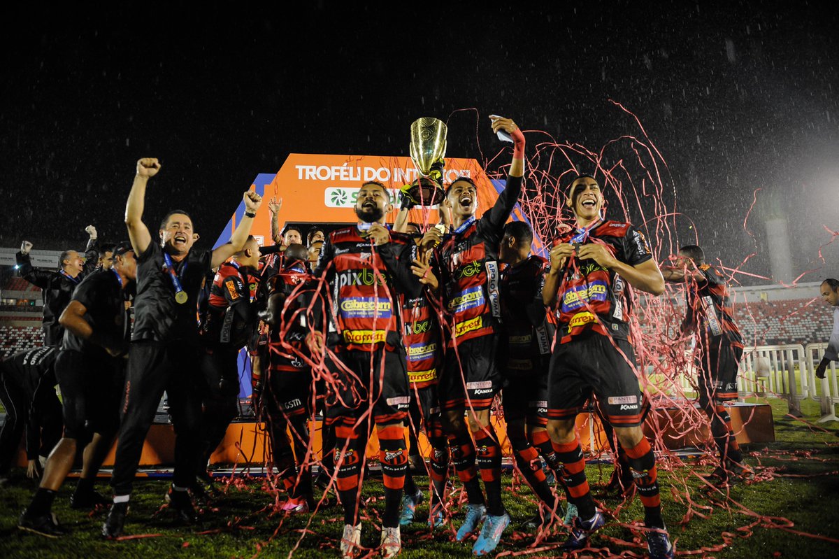 Paulistao's tweet photo. Um título assim merece mais alguns cliques.
Confere aí mais algumas imagens da conquista do Ituano, que faturou o bicampeonato do Troféu do Interior.
#FutebolPaulista #TrofeuDoInterior
📷Rodrigo Corsi/Ag. Paulistão https://t.co/pmF3sq9ndu