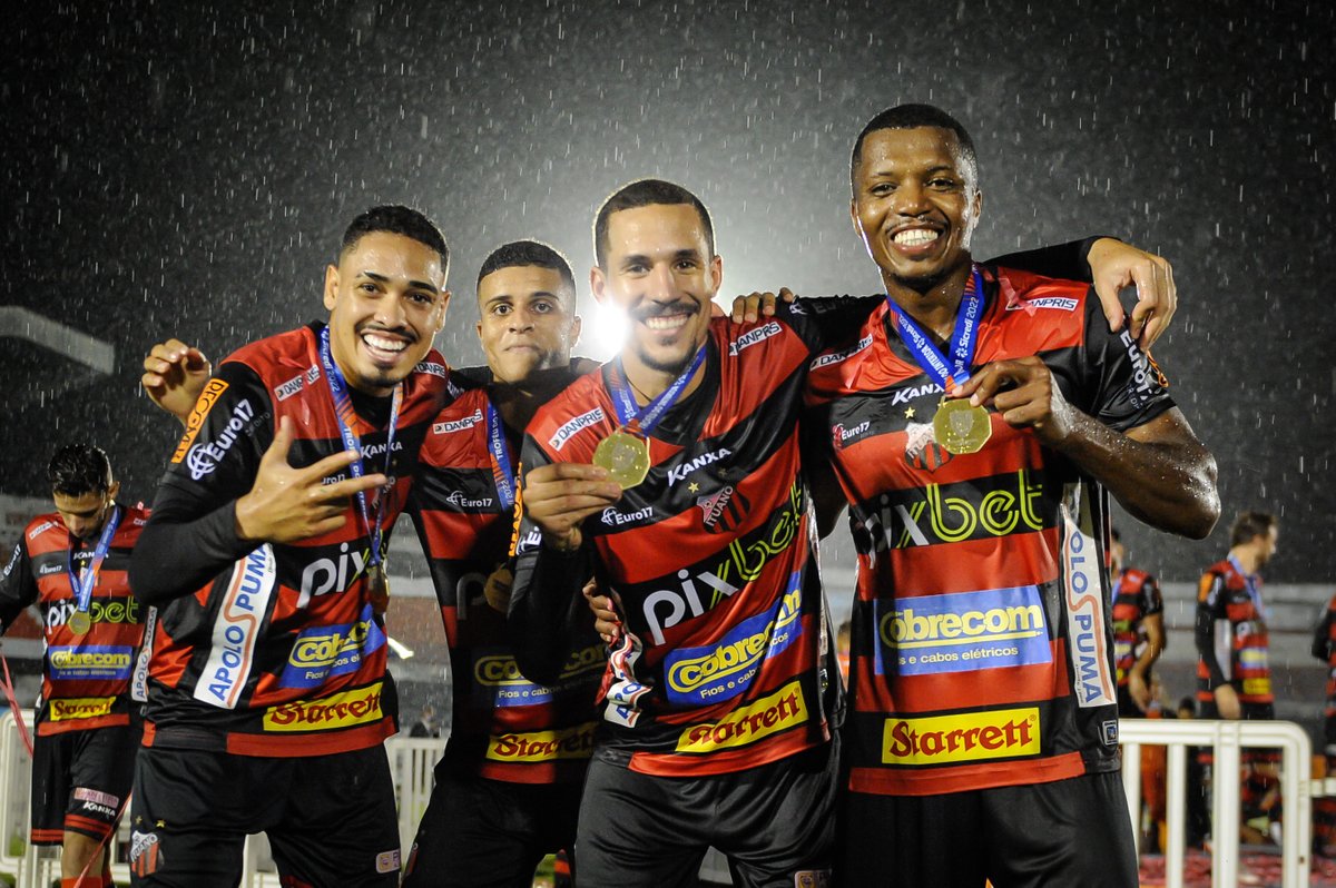 Paulistao's tweet photo. Um título assim merece mais alguns cliques.
Confere aí mais algumas imagens da conquista do Ituano, que faturou o bicampeonato do Troféu do Interior.
#FutebolPaulista #TrofeuDoInterior
📷Rodrigo Corsi/Ag. Paulistão https://t.co/pmF3sq9ndu