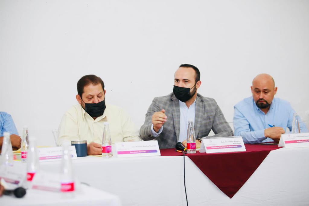 GonzaloAB_Mx's tweet photo. A la #COMUR también se sumó Israel Cervantes Álvarez, Coordinador General de Gestión Integral de la Ciudad. https://t.co/97HsJ5AVZH