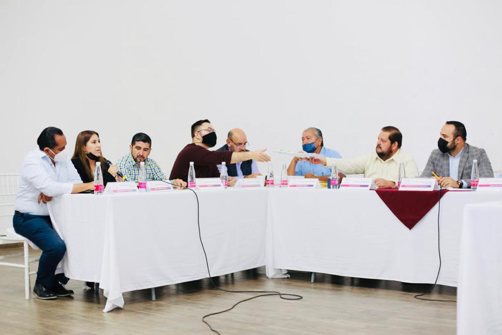 GonzaloAB_Mx's tweet photo. A la #COMUR también se sumó Israel Cervantes Álvarez, Coordinador General de Gestión Integral de la Ciudad. https://t.co/97HsJ5AVZH