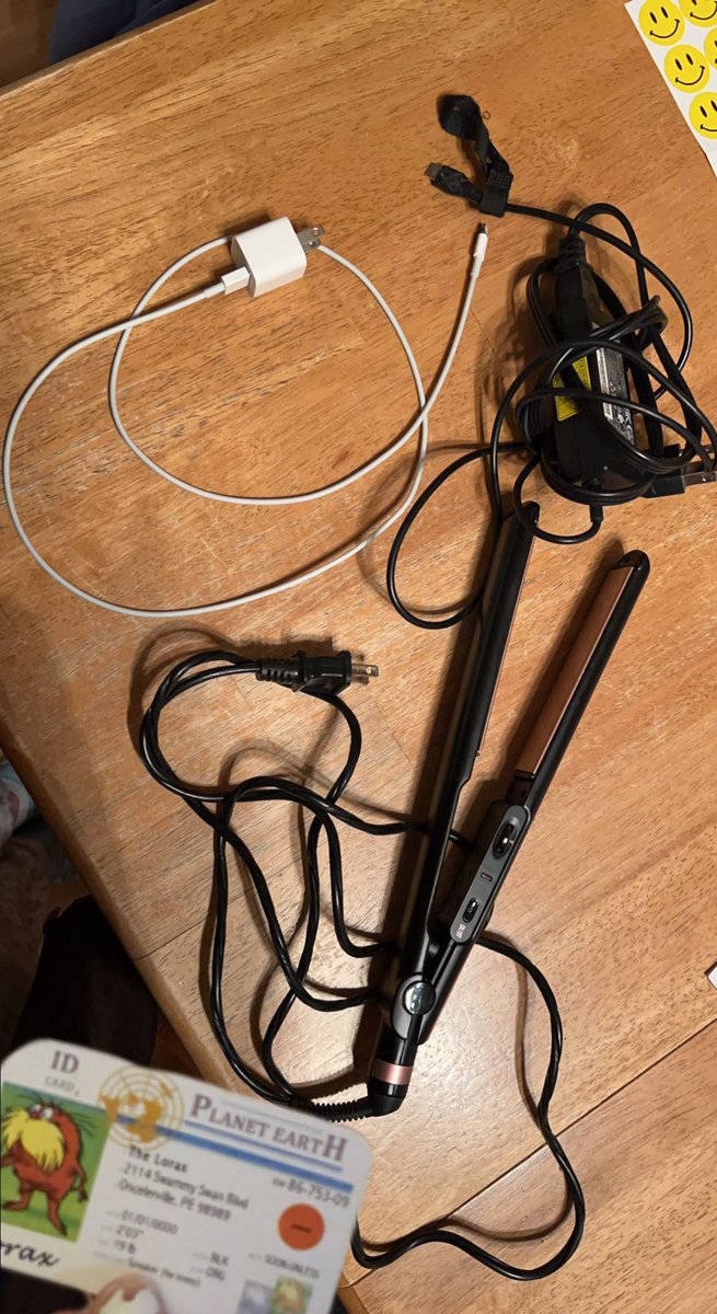 In order to preserve energy and be more cost efficient, I am always sure to unplug chargers, appliances, tools, and lamps when not in use! <a href="/franklinlorax/">APES Project Lorax</a> #apesenergy
