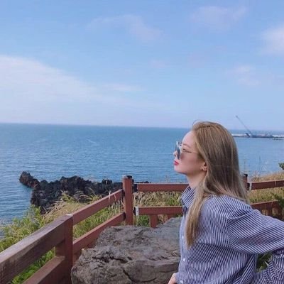 KNTFAMtwts's tweet photo. Happiest birthday to our bunso @dubuuuu_hi !! Wish you all the best. Enjoy your day bunso, and more birthday's to come🎉🎉 https://t.co/fPqIIrJzso