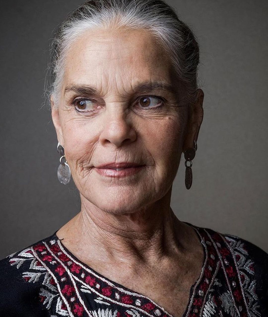 Happy Birthday to Ali MacGraw (April 1, 1939). 